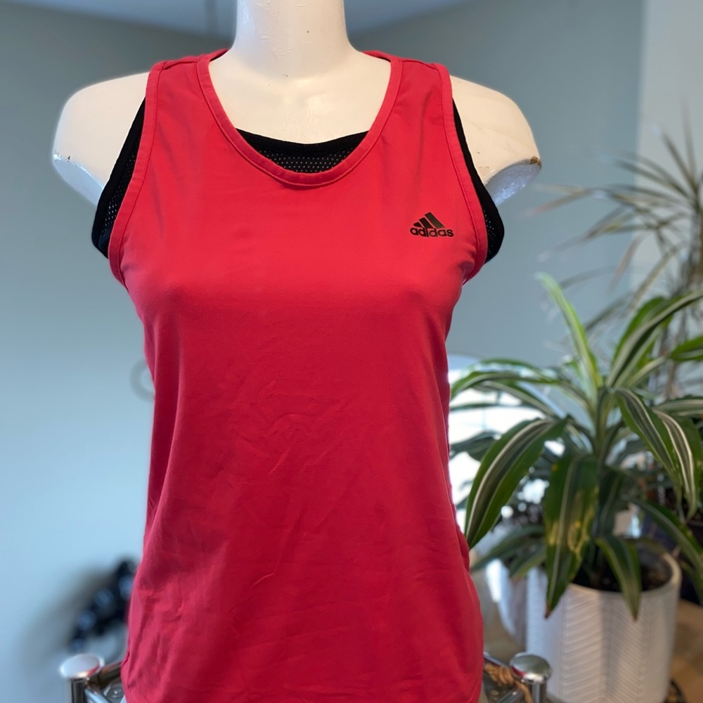 💙 Adidas Women's Vibrant Red Tank Top. Size M.
